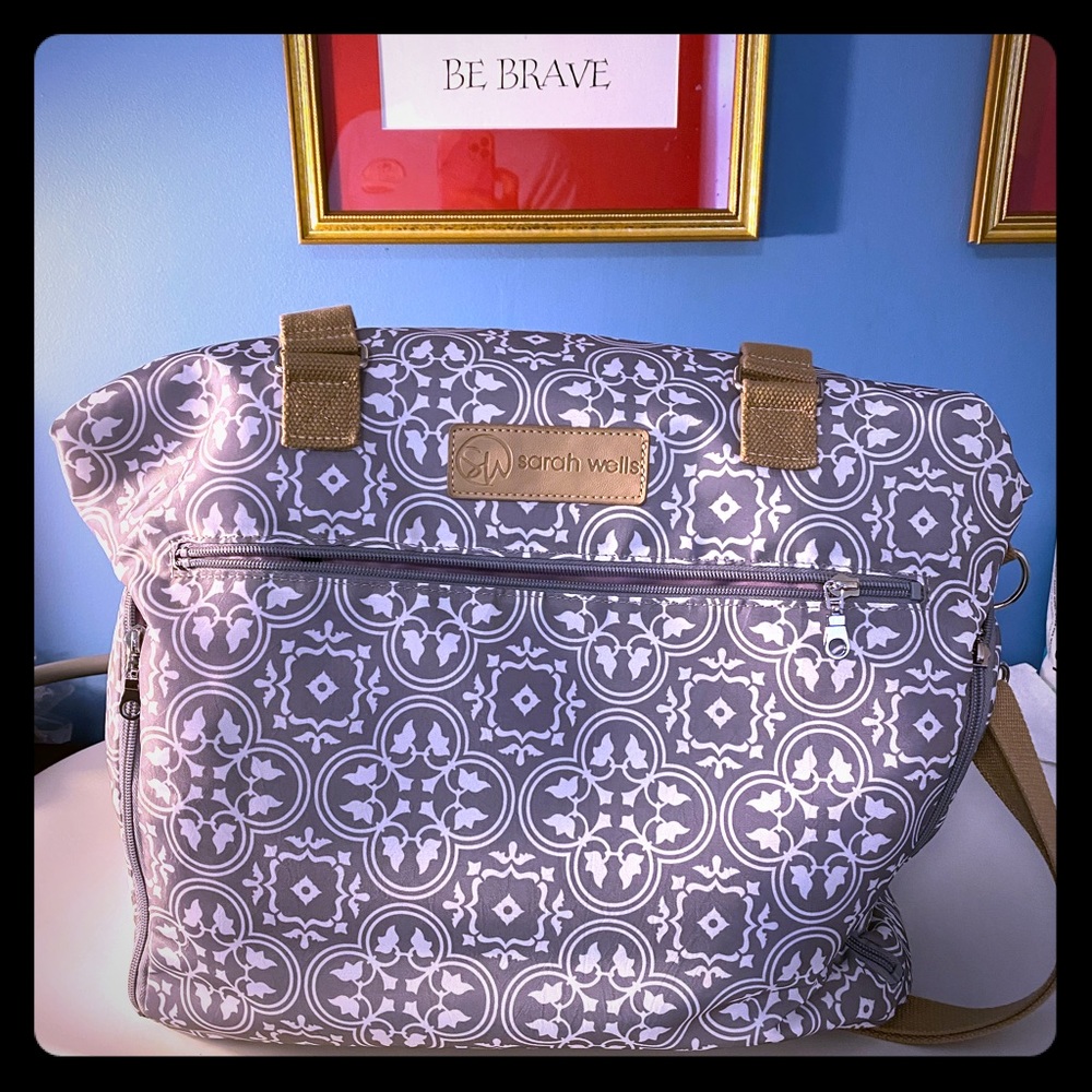 Sarah Wells Lizzy breast pump/diaper bag